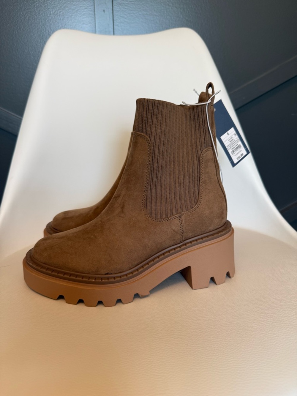 ☀️🌊Universal Thread Kyrie Women's Brown Suede Chelsea Lug Boot